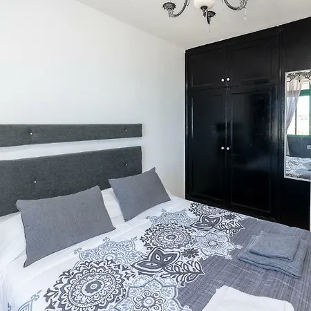 Appartement Amadores Vistas Al Mar Y Piscina Wifi Ii By Lightbooking